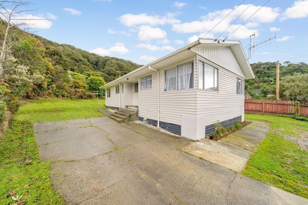 77 Karaka Street, Wainuiomata, Lower Hutt - Carousel 1