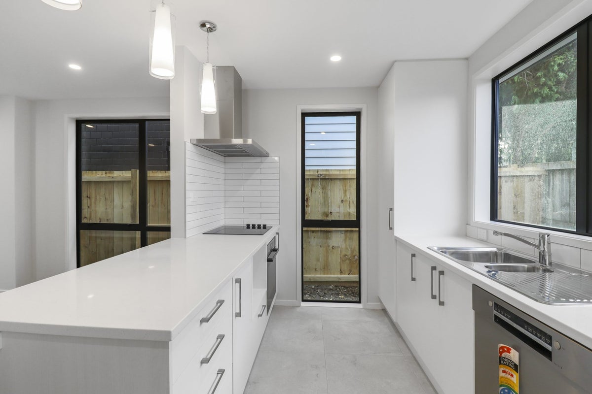 14D Mcgee Street, Ōtāhuhu, Auckland - Carousel 1