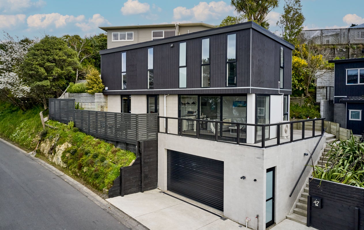 47 Bassett Road, Johnsonville, Wellington - Carousel 1