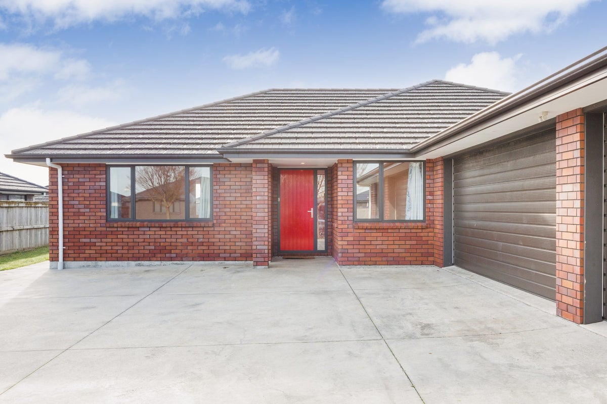 5 Cyprus Place, Fitzherbert, Palmerston North, Manawatu / Whanganui - Carousel 2