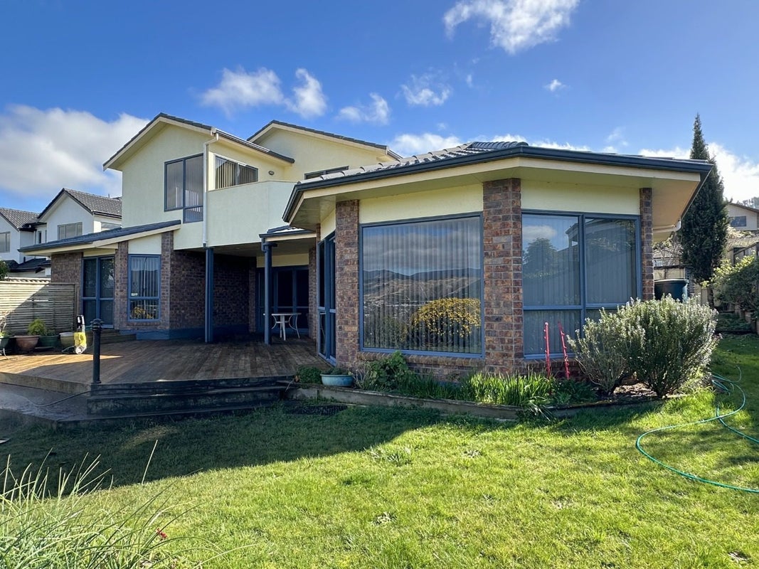 5 Birkinshaw Grove, Riverstone Terraces, Upper Hutt - Carousel 19