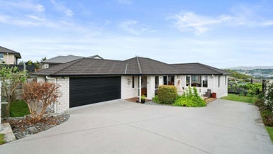 4 Carex Close, Pyes Pa, Tauranga - Carousel 1
