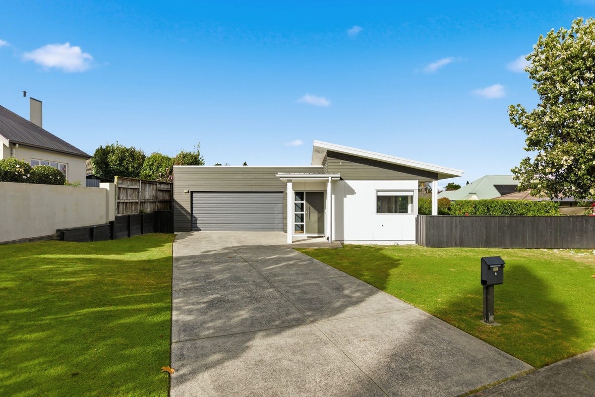 2 Edwin Grove, Bethlehem, Tauranga - Carousel 2