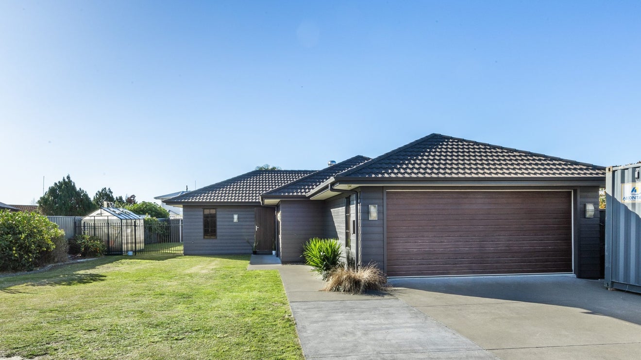 24 Mcnaughton Place, Onekawa, Napier - Carousel 1