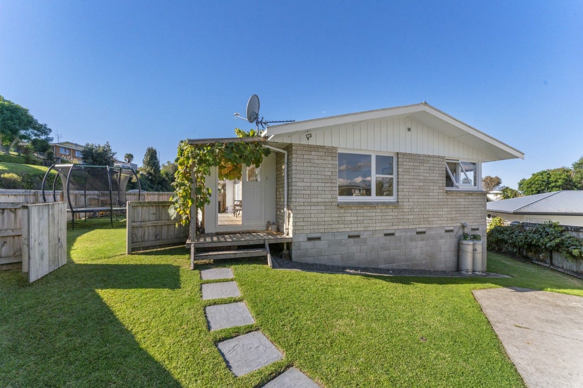 1 Highfield Crescent, Brookfield, Tauranga - Carousel 17