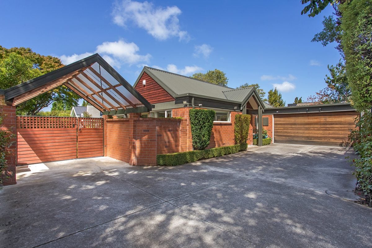 2/32A Bryndwr Road, Fendalton, Christchurch - Carousel 1