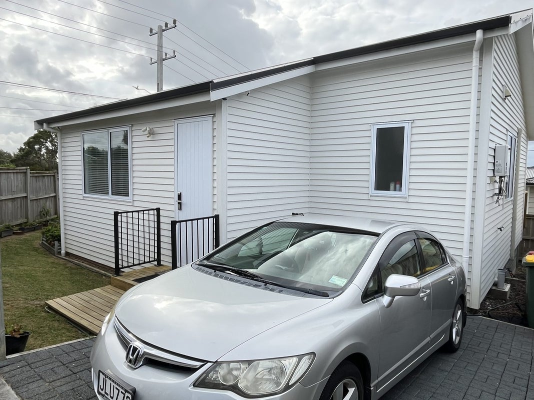 2C Castleton Street, Birkdale, Auckland - Carousel 1