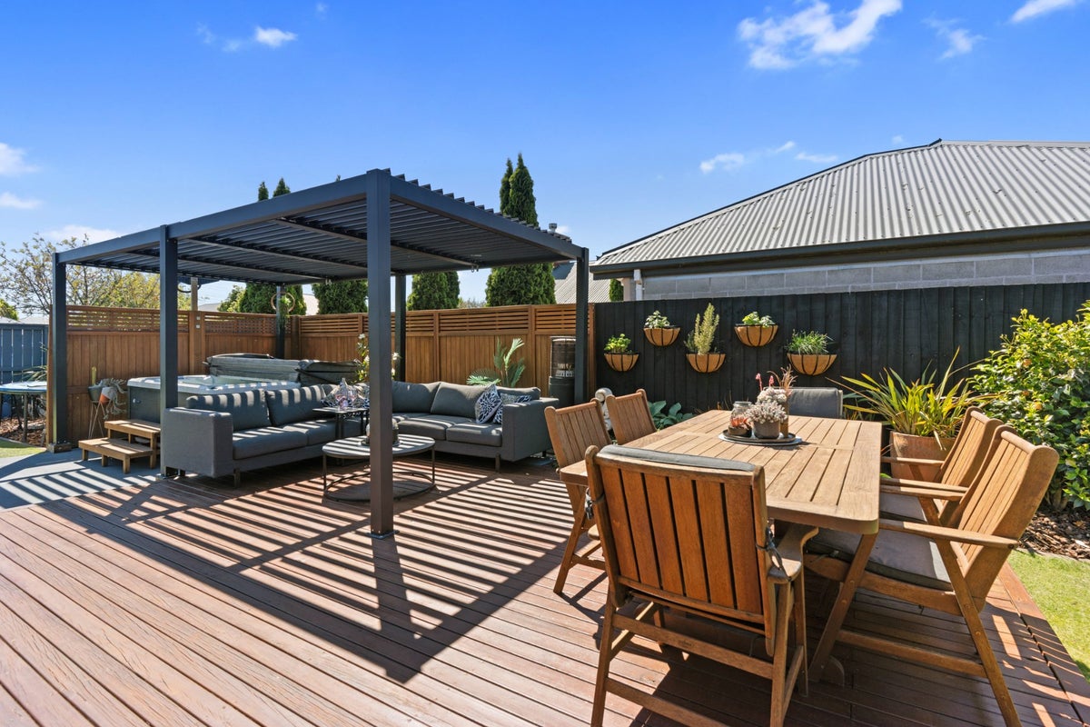 15 Marymere Place, Hei Hei, Christchurch - Carousel 1