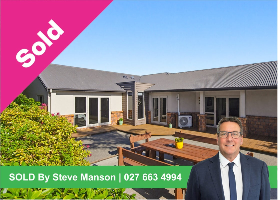 59 Quadrant Heights, Paraparaumu - Carousel 1