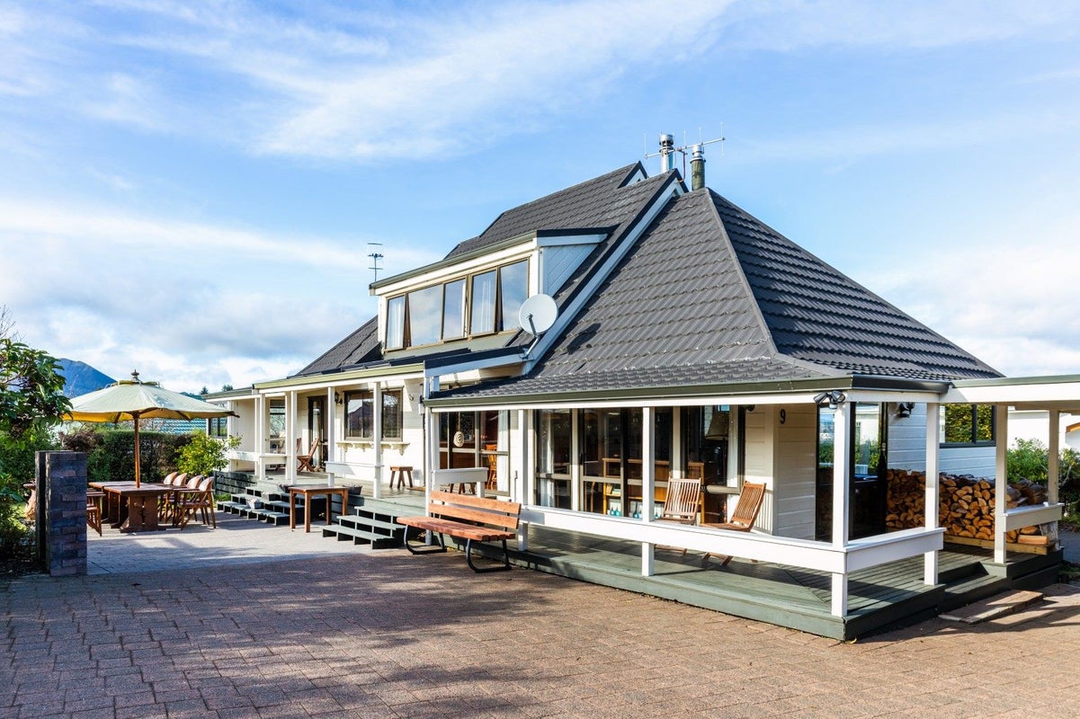 9 Belvedere Grove, Rangatira Park, Taupo - Carousel 1