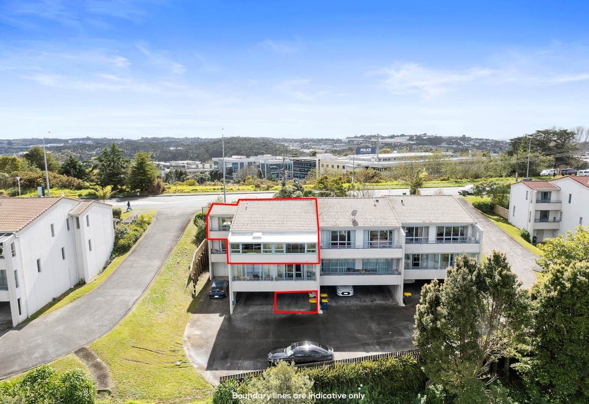 2/221F Sunset Road, Sunnynook, Auckland - Carousel 1