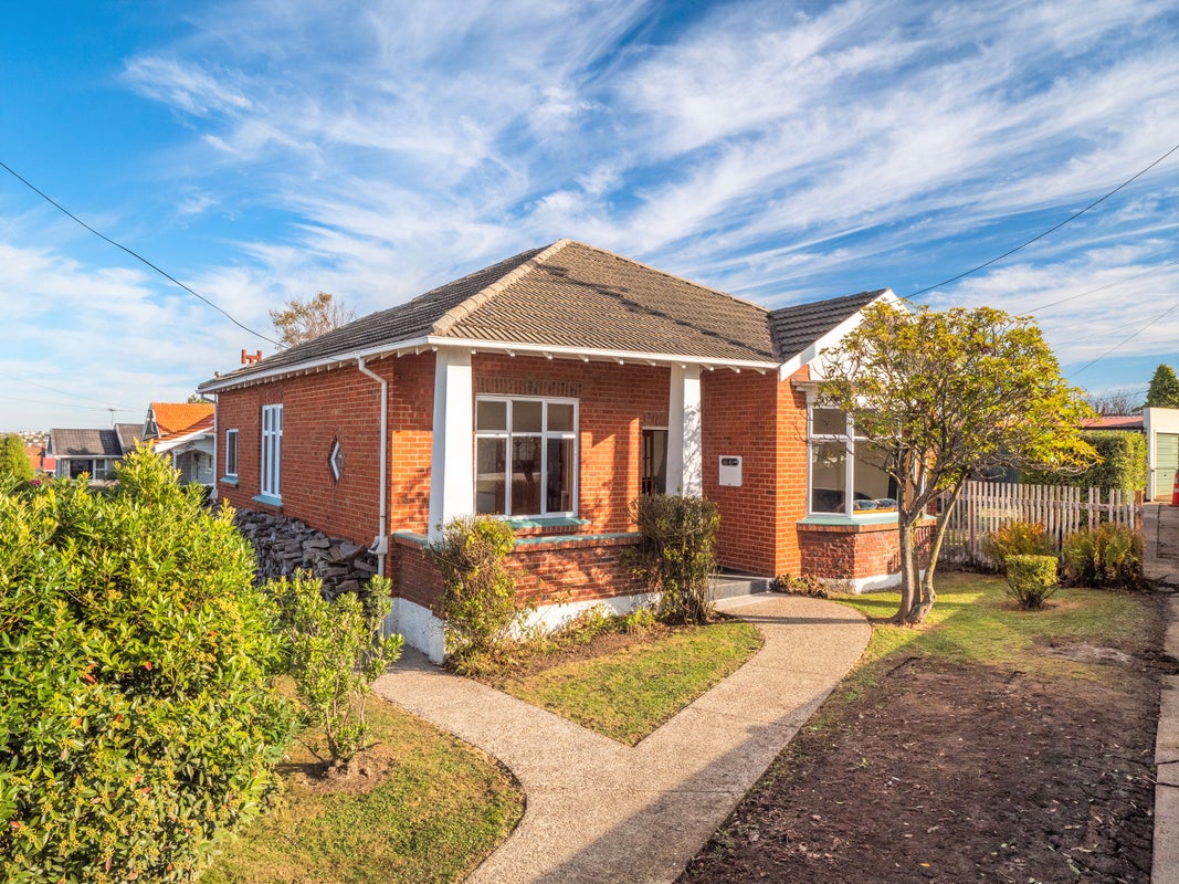 3 Mornington Road, Balaclava, Dunedin - Carousel 1
