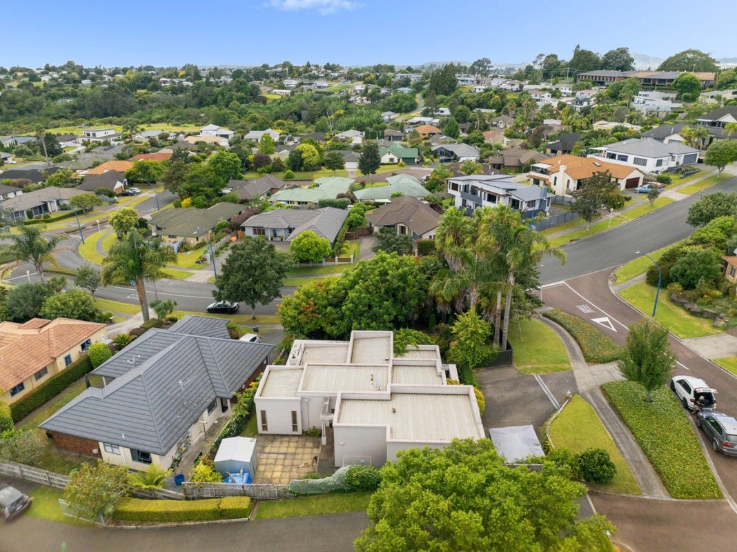 2 Portchester Close, Bethlehem, Tauranga - Carousel 12