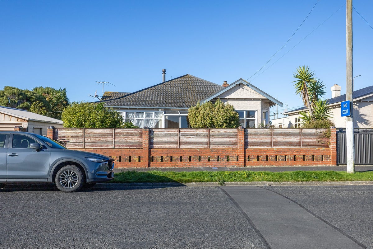 77 Ascot Street, Saint Kilda, Dunedin - Carousel 1