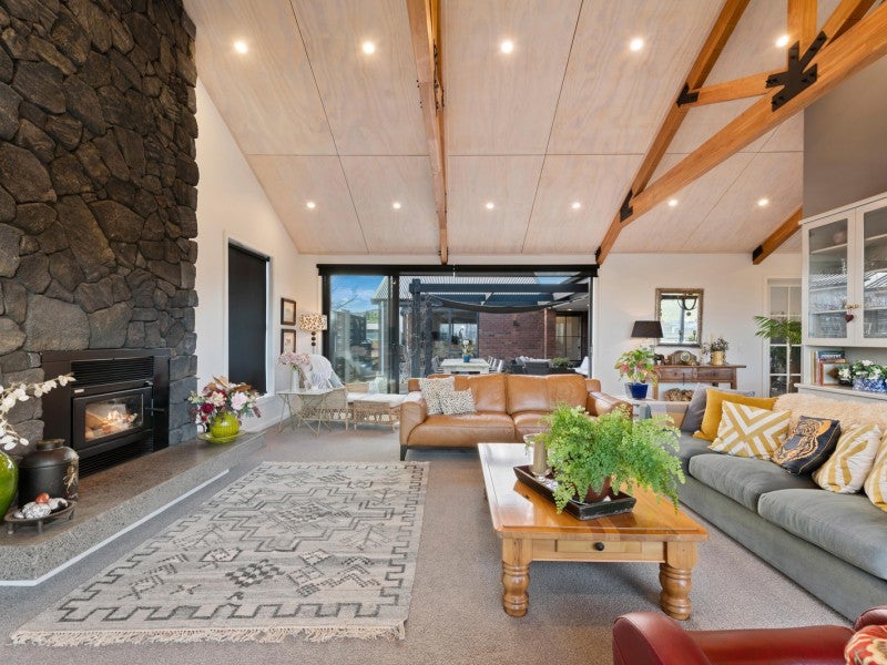 3 Pukeko Way, Kinloch, Taupo - Carousel 1
