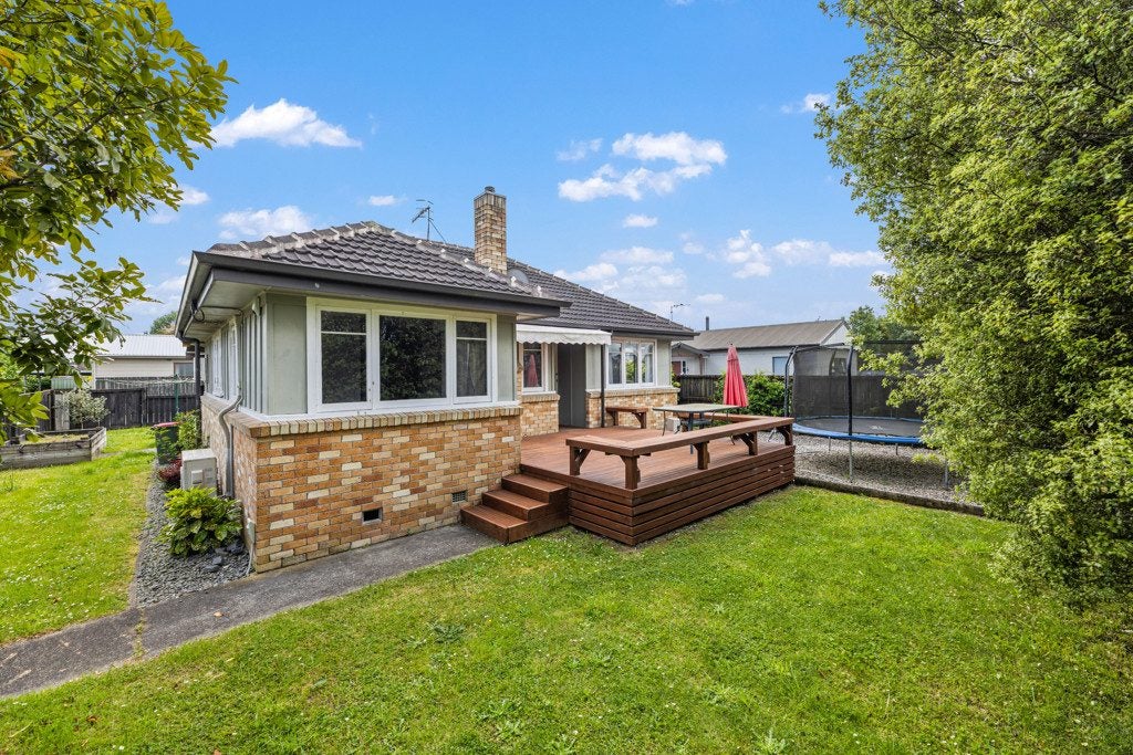 57 Knighton Road, Hillcrest, Hamilton - Carousel 1