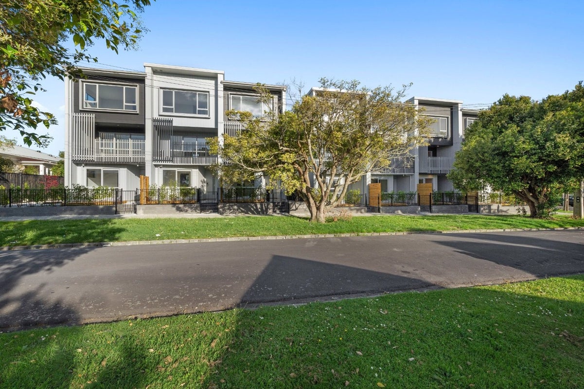 1 Ngapawa Street, Sandringham, Auckland - Carousel 2
