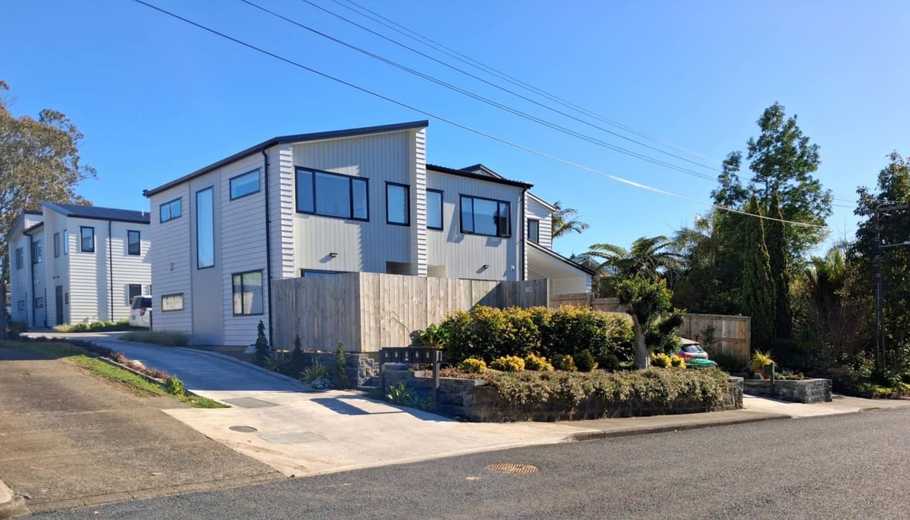 33E Sturges Avenue, Otahuhu, Auckland - Carousel 1