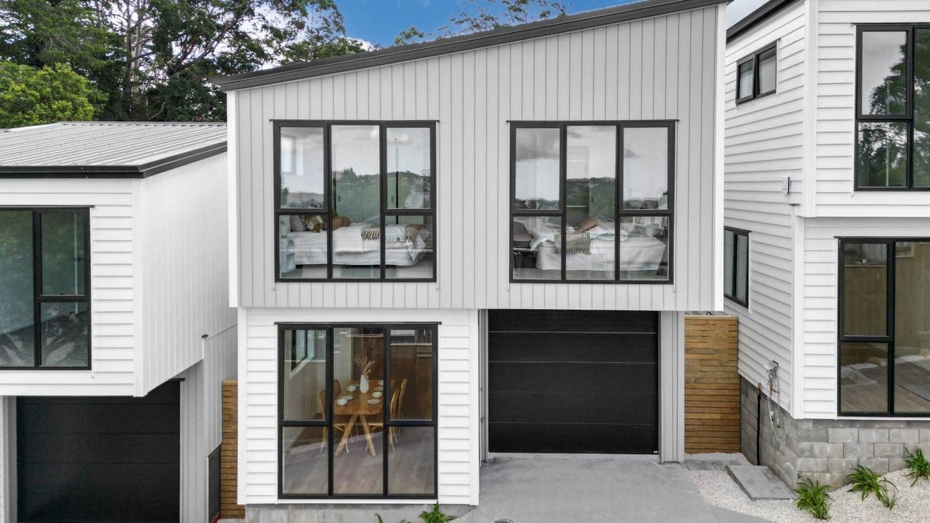 11D Trengove Place, West Harbour, Auckland - Carousel 1