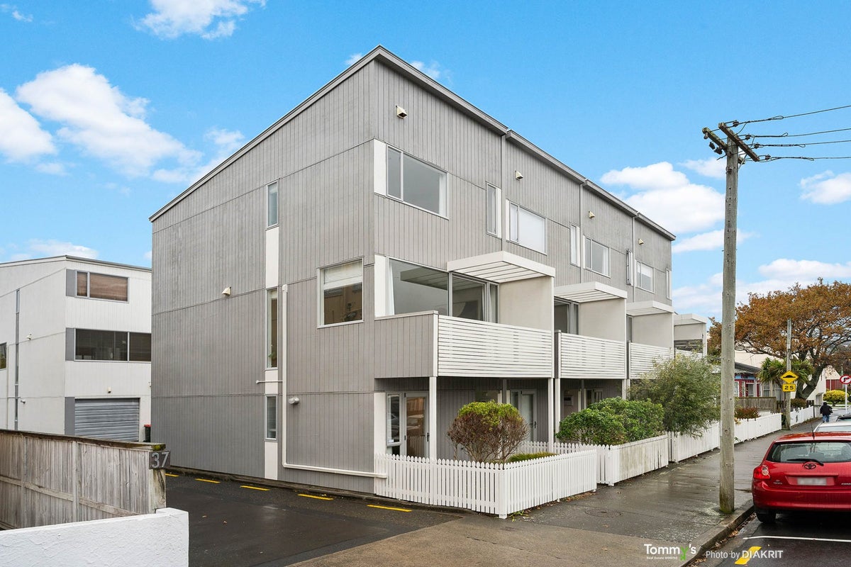 1/37 Daniell Street, Newtown, Wellington - Carousel 1