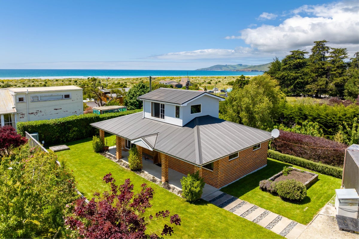 36 Bay Road, Warrington, Waikouaiti - Carousel 2