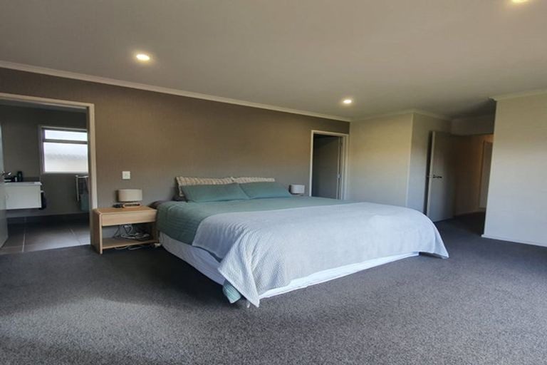 14 Hector Drive, Rototuna North, Hamilton - Carousel 2