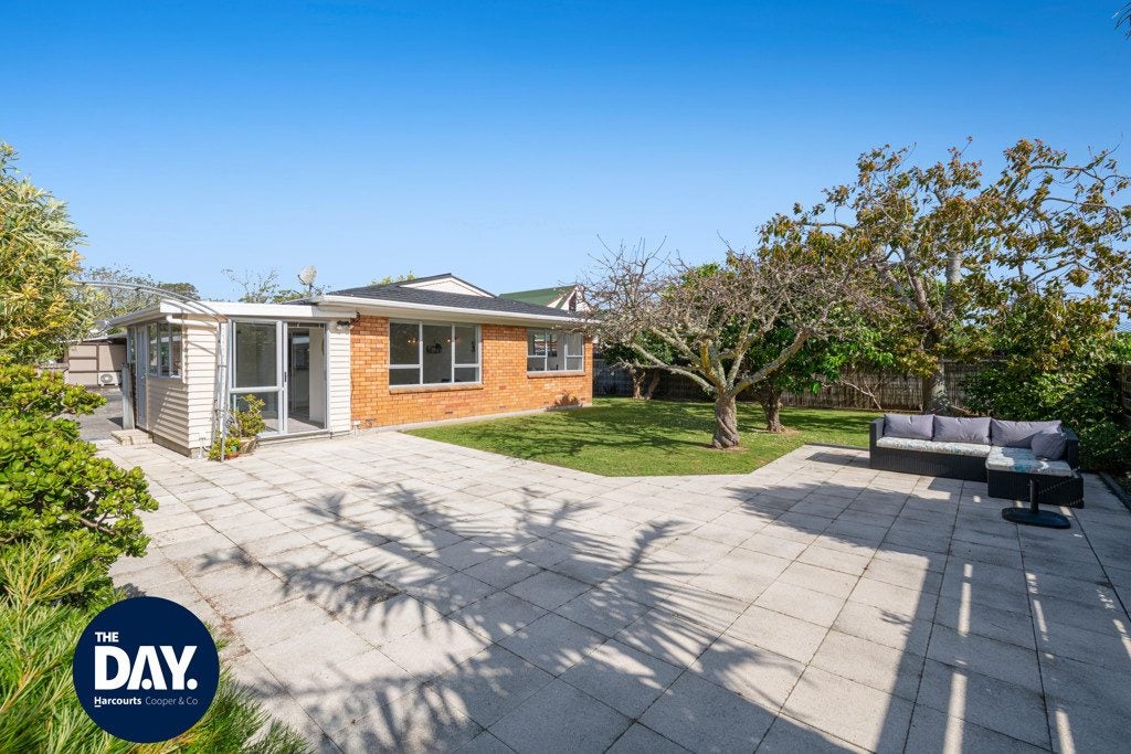 2/9 Motuora Road, Manly, Whangaparaoa - Carousel 1