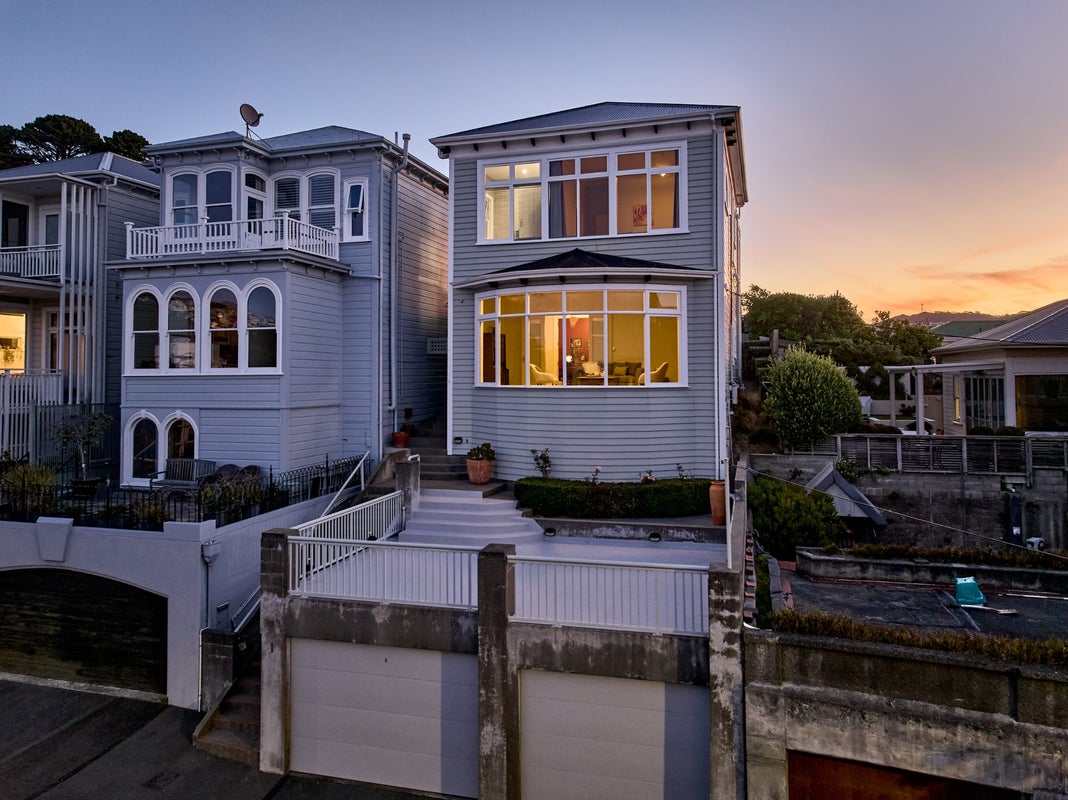 1 Moeller Street, Mount Victoria, Wellington, Wellington - Carousel 1