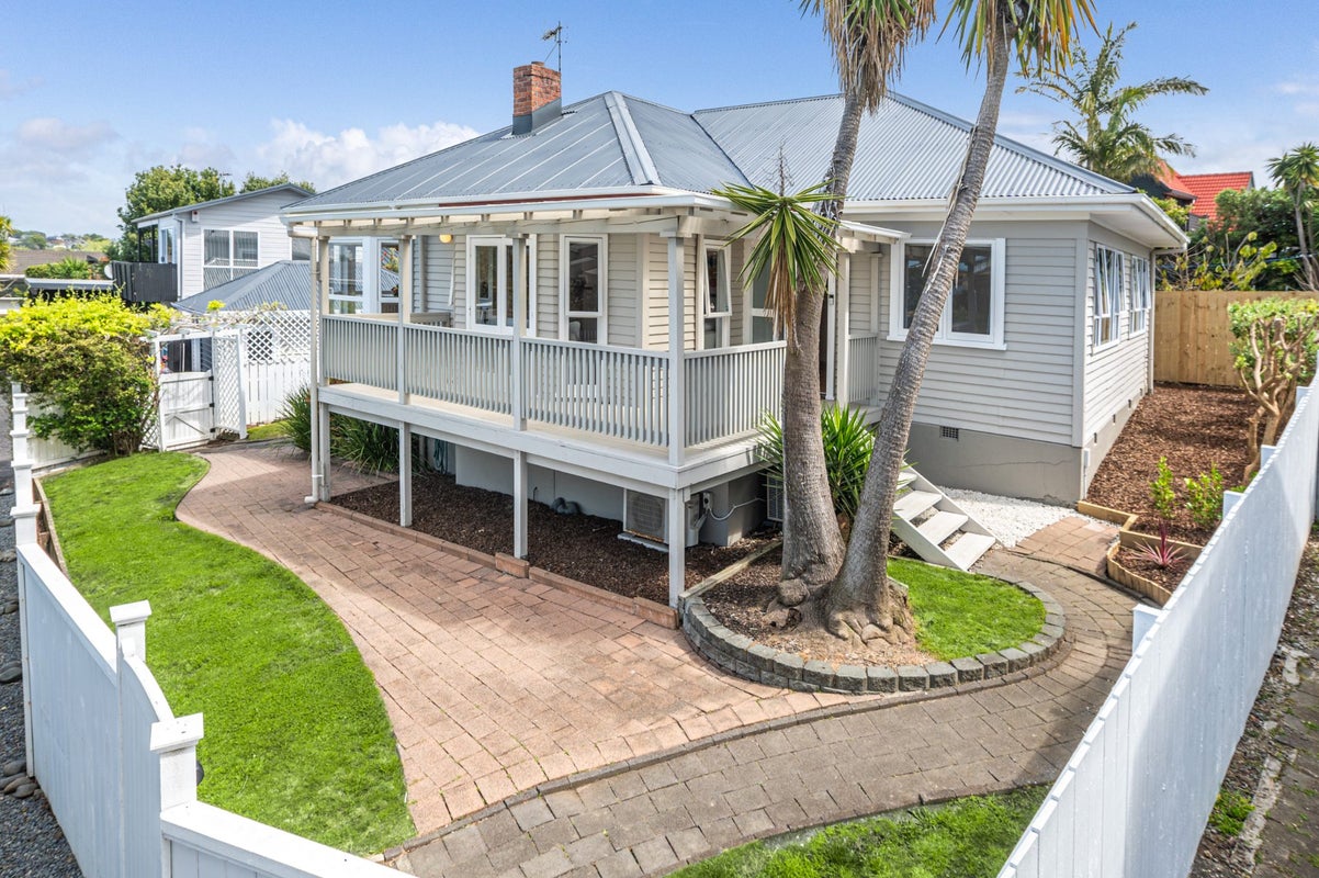 2/160 Onewa Road, Northcote, Auckland - Carousel 2