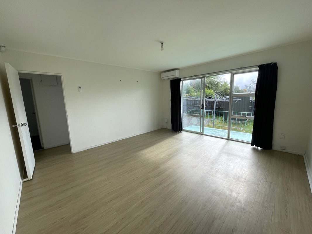 2/102 Lynwood Road, New Lynn, Auckland - Carousel 2