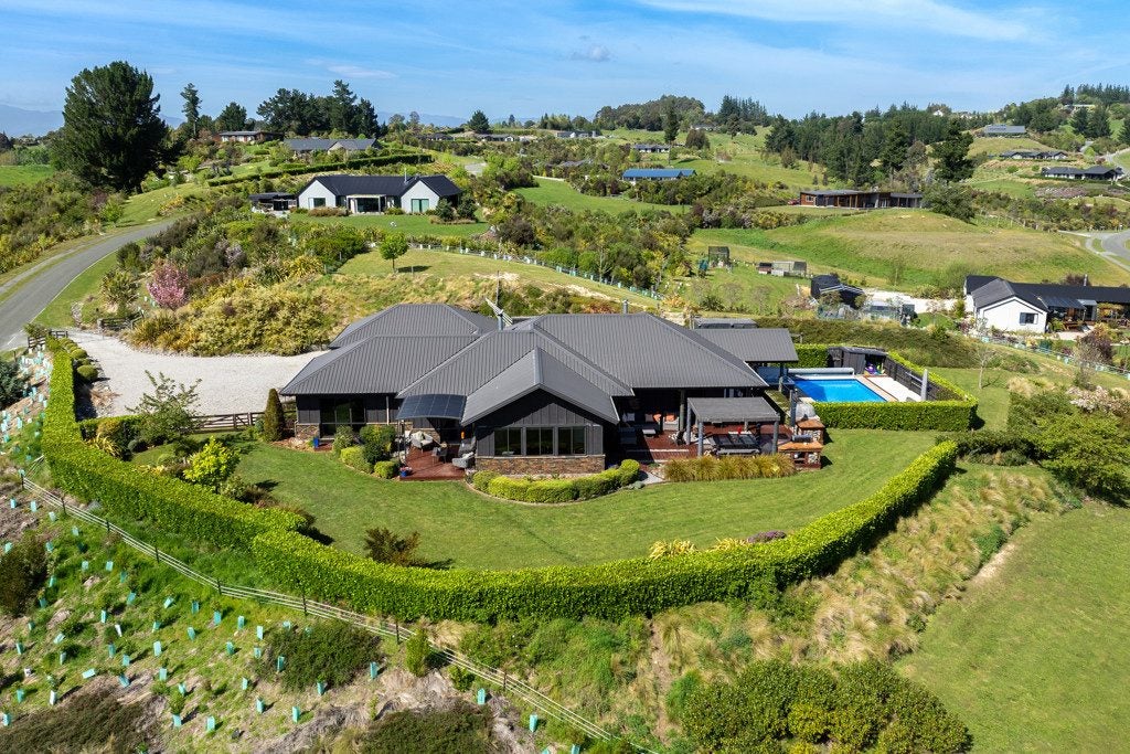 4 Amber Rise, Tasman, Upper Moutere - Carousel 2