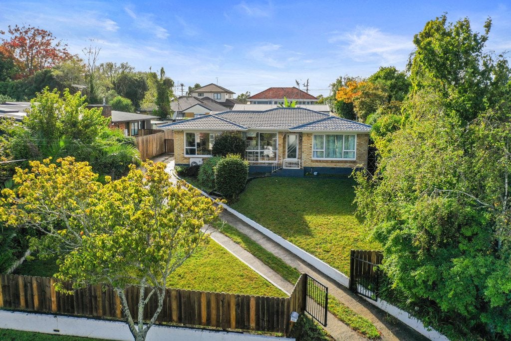 26 Kakanui Avenue, Hillcrest, Hamilton - Carousel 1