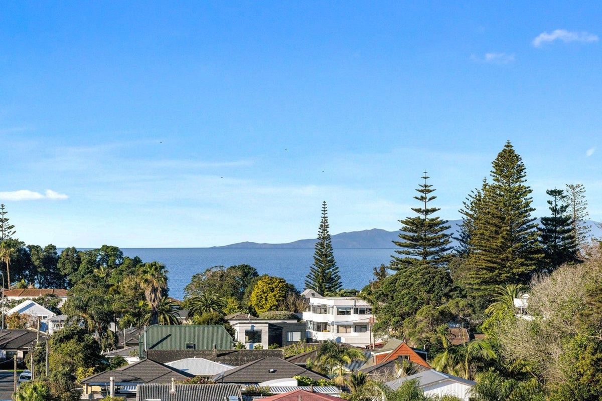 195 Hibiscus Drive, Orewa, Orewa - Carousel 2