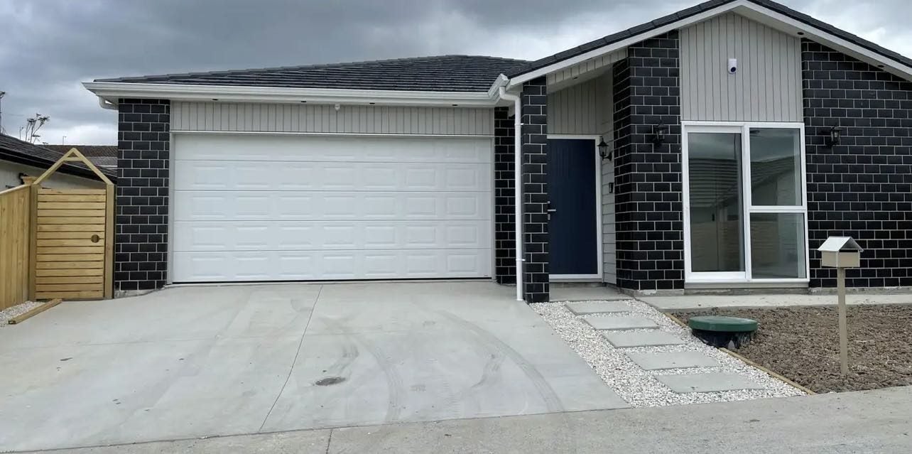 3 Archibald Lane, Opaheke, Papakura - Carousel 1