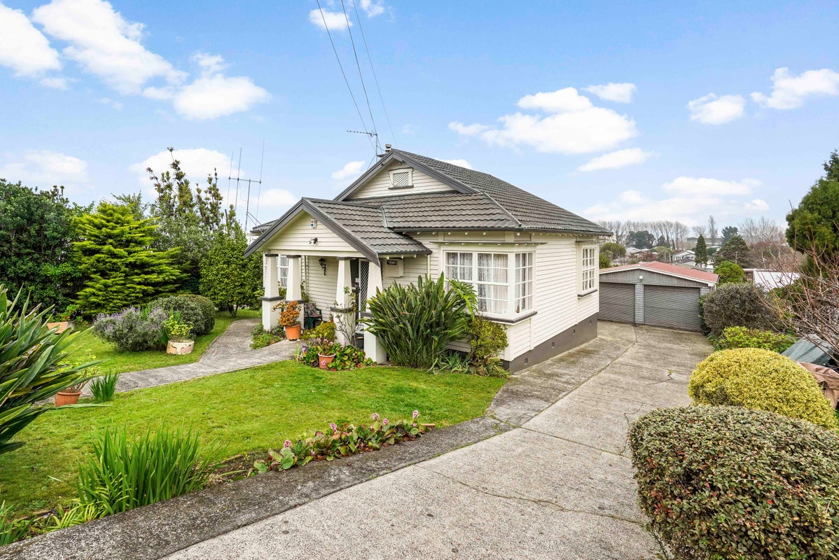 25 Matai Street, Maeroa, Hamilton - Carousel 2