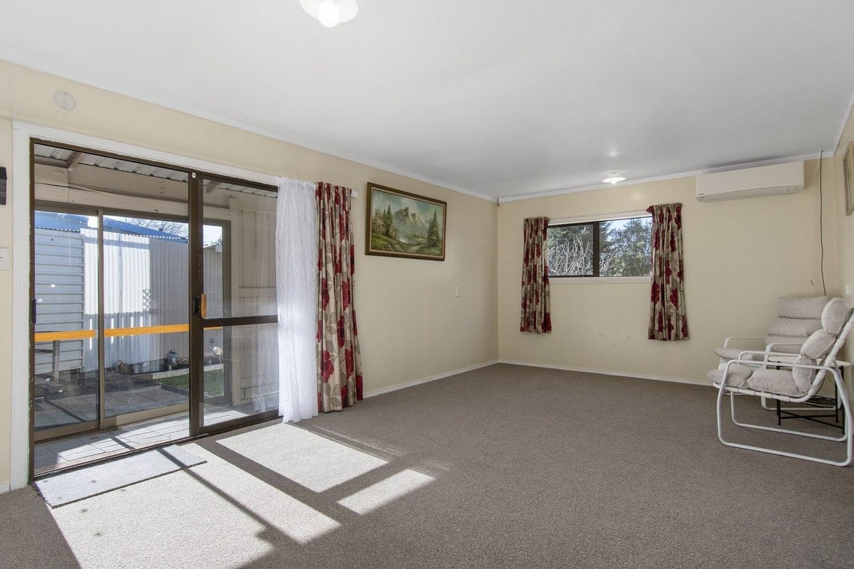 10B Hobson Street, Thorndon, Wellington - Carousel 2