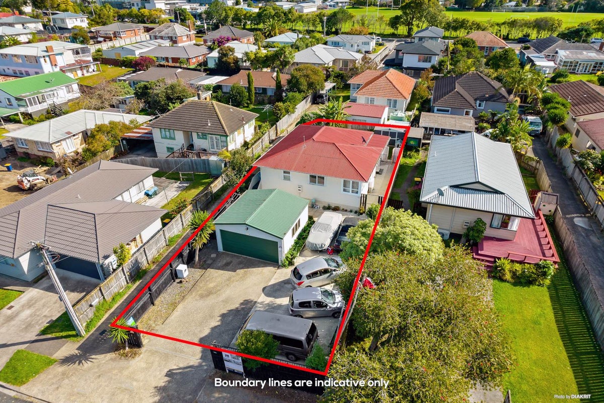 50A Kelwyn Road, Kelston, Auckland - Carousel 1