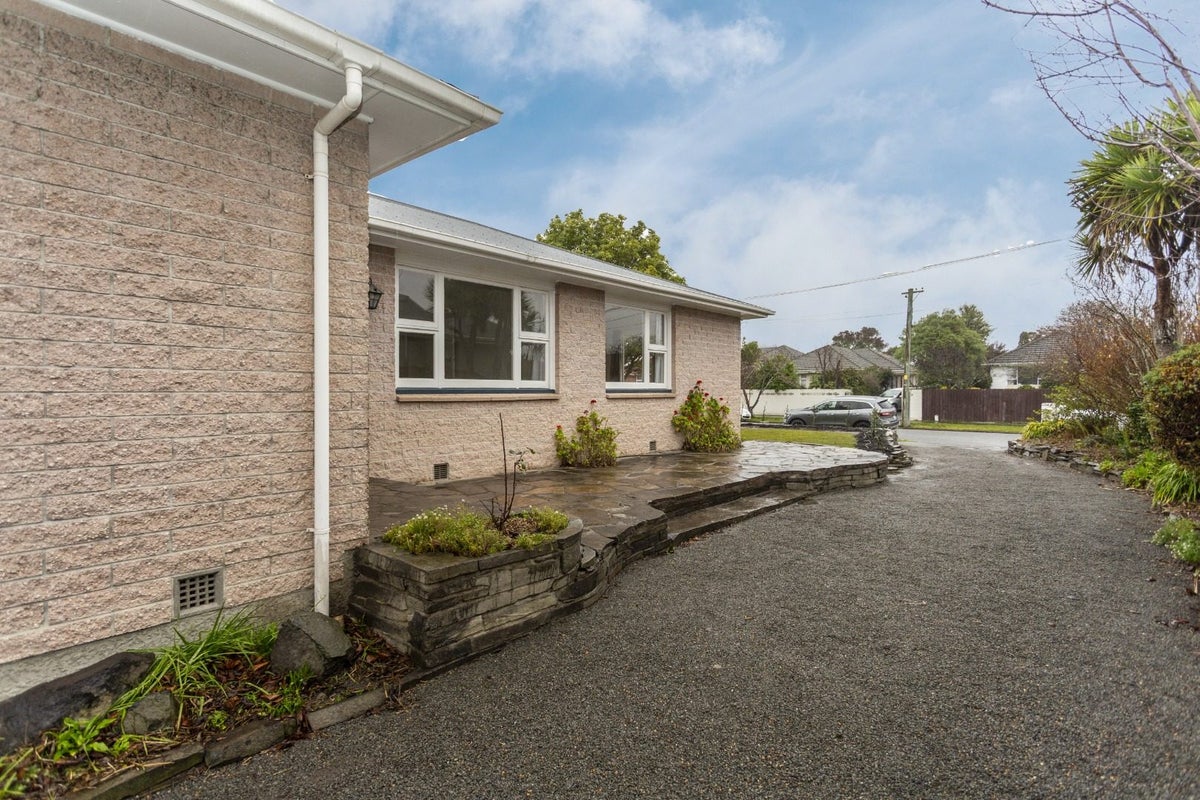 32 Hounslow Street, Ilam, Christchurch - Carousel 20