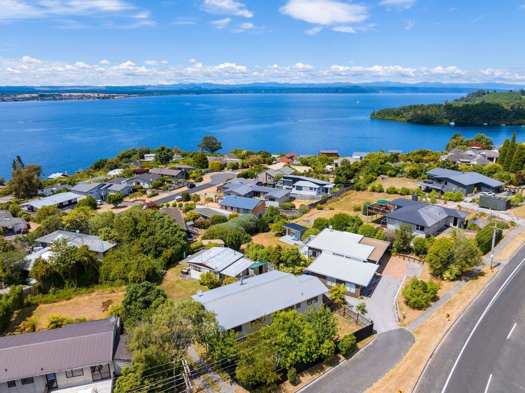 1/17 Besley Place, Acacia Bay, Taupo - Carousel 30