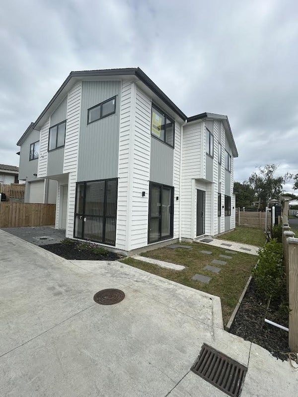 16C Balgowan Terrace, Conifer Grove, Takanini - Carousel 13