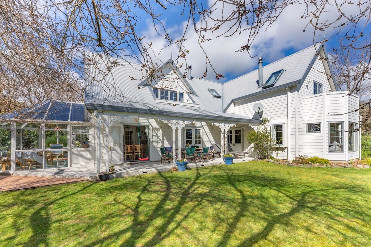 42 Wi Tako Street, Manakau, Levin - Carousel 1