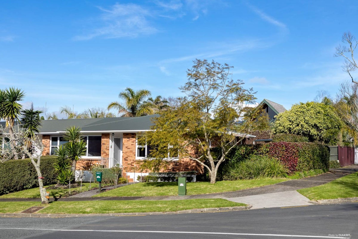1A Pembroke Crescent, Glendowie, Auckland - Carousel 1