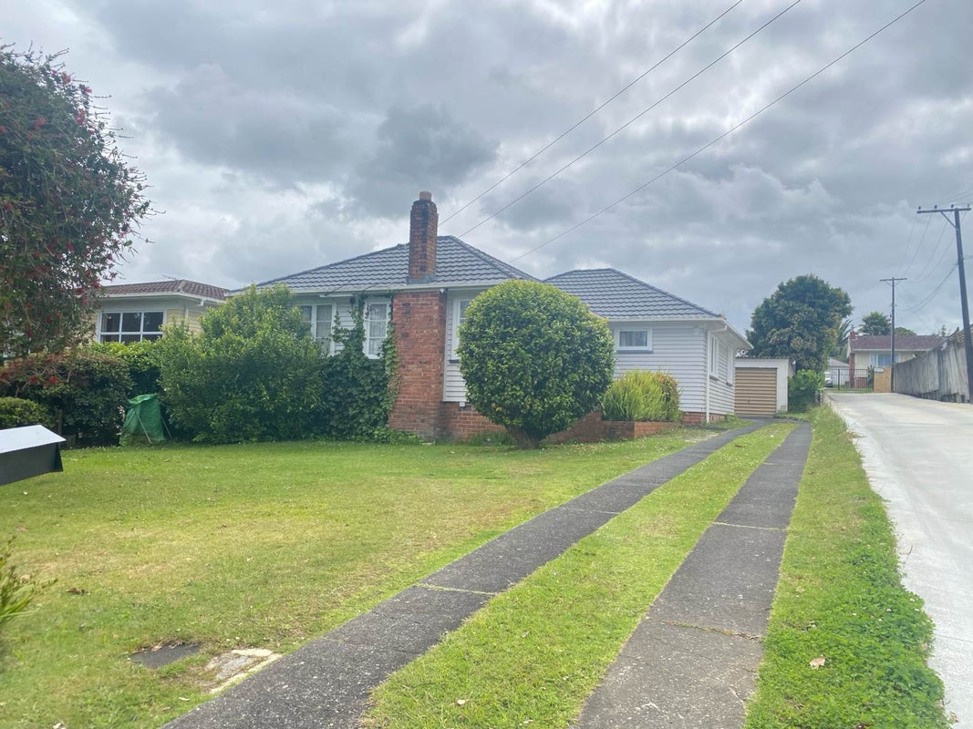 234 Whitney Street, Blockhouse Bay, Auckland - Carousel 1