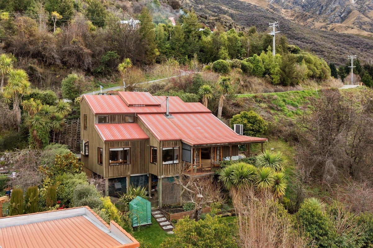16 Moonlight Track, Arthurs Point, Queenstown - Carousel 1