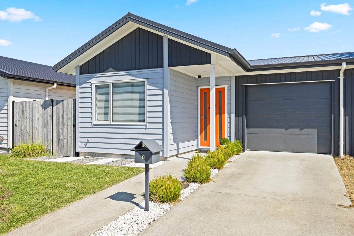 8 Kapowai Boulevard, Takanini, Auckland - Carousel 2
