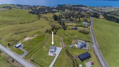8 Spicer Road, Cable Bay, Cable Bay - Carousel 1