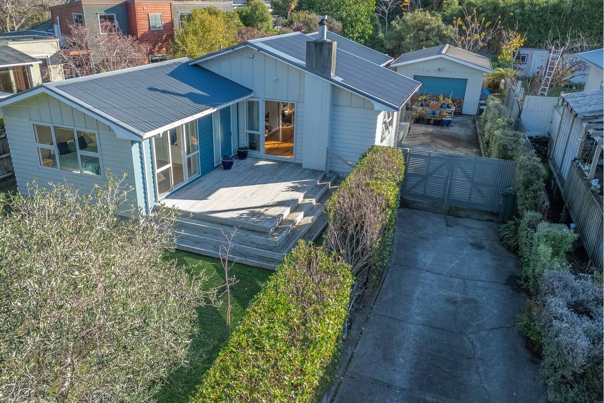 13 Glen Road, Raumati South, Paraparaumu - Carousel 2