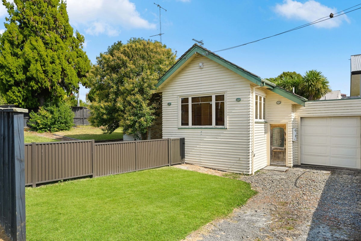 32 Forest Lake Road, Forest Lake, Hamilton - Carousel 11