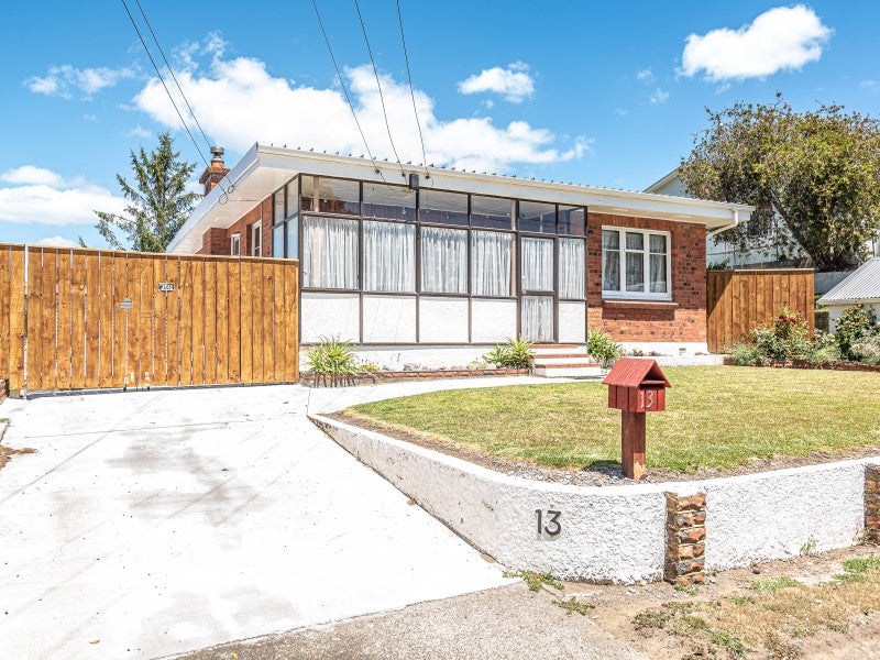 13 Harper Street, Gonville, Whanganui - Carousel 1
