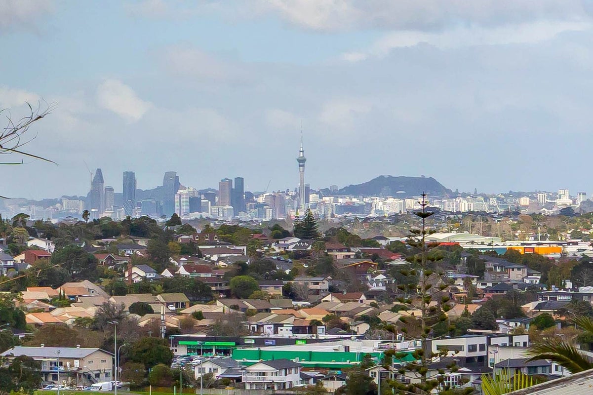 12 Cassia Place, Sunnynook, Auckland - Carousel 12